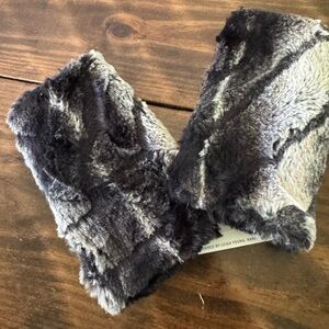 Pandemonium Millinery Luxury Faux Fur Fingerless Gloves NWT. Made in USA